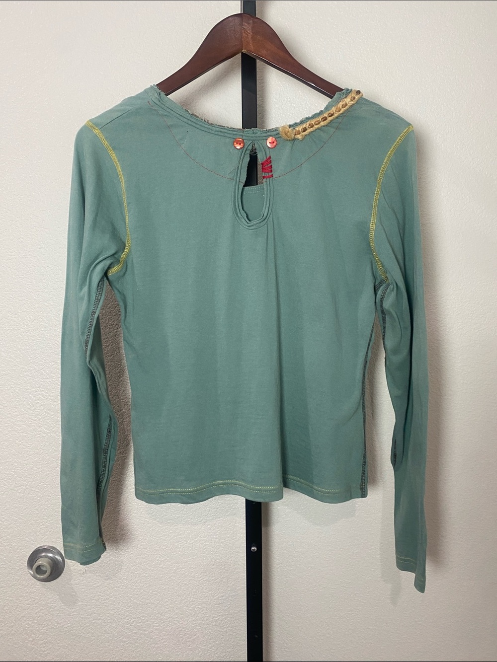 Mix Nouveau Sage Green Floral Embroidered Long-Sleeve Tee M - Picture 3 of 5
